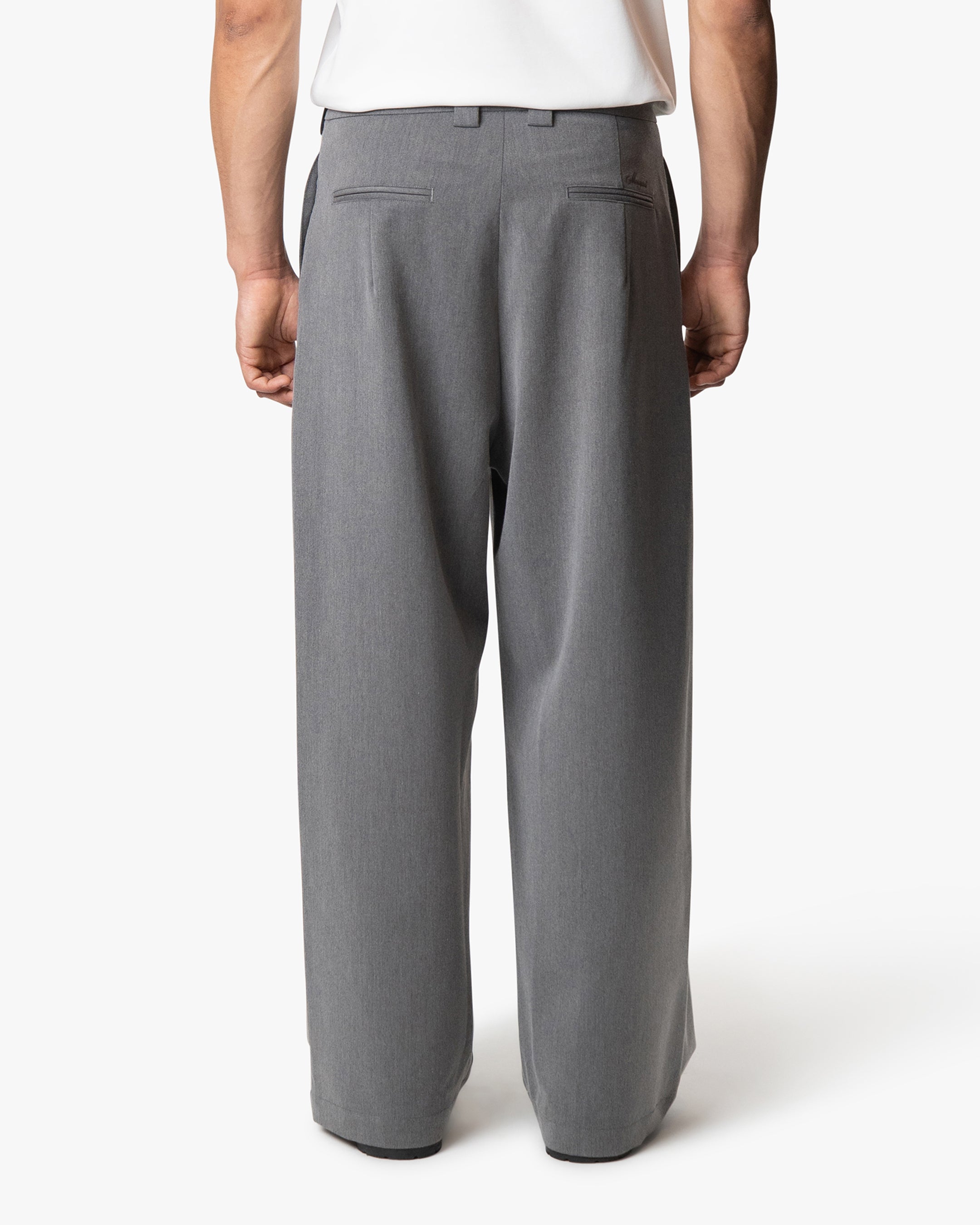 Ambra Loose-Fit Pleated Pants - Grey Melee | Menyard ®