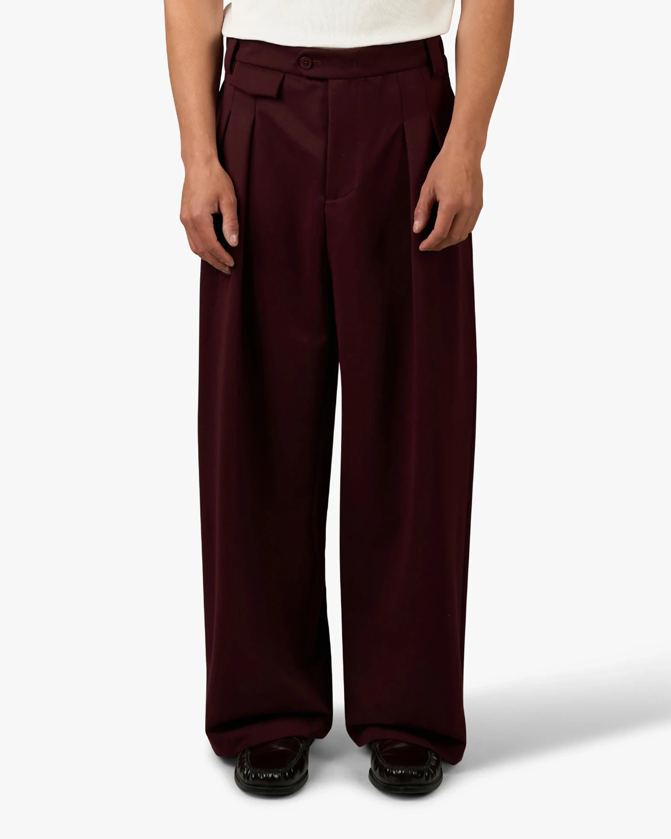 Ambra Pleated Loose-Fit Pants | Burgundy