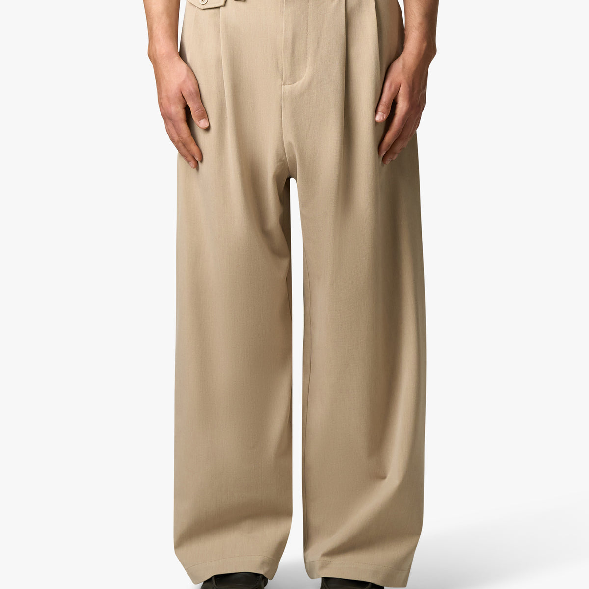 Ambra Pleated Loose-Fit Pants - Beige | Menyard ®
