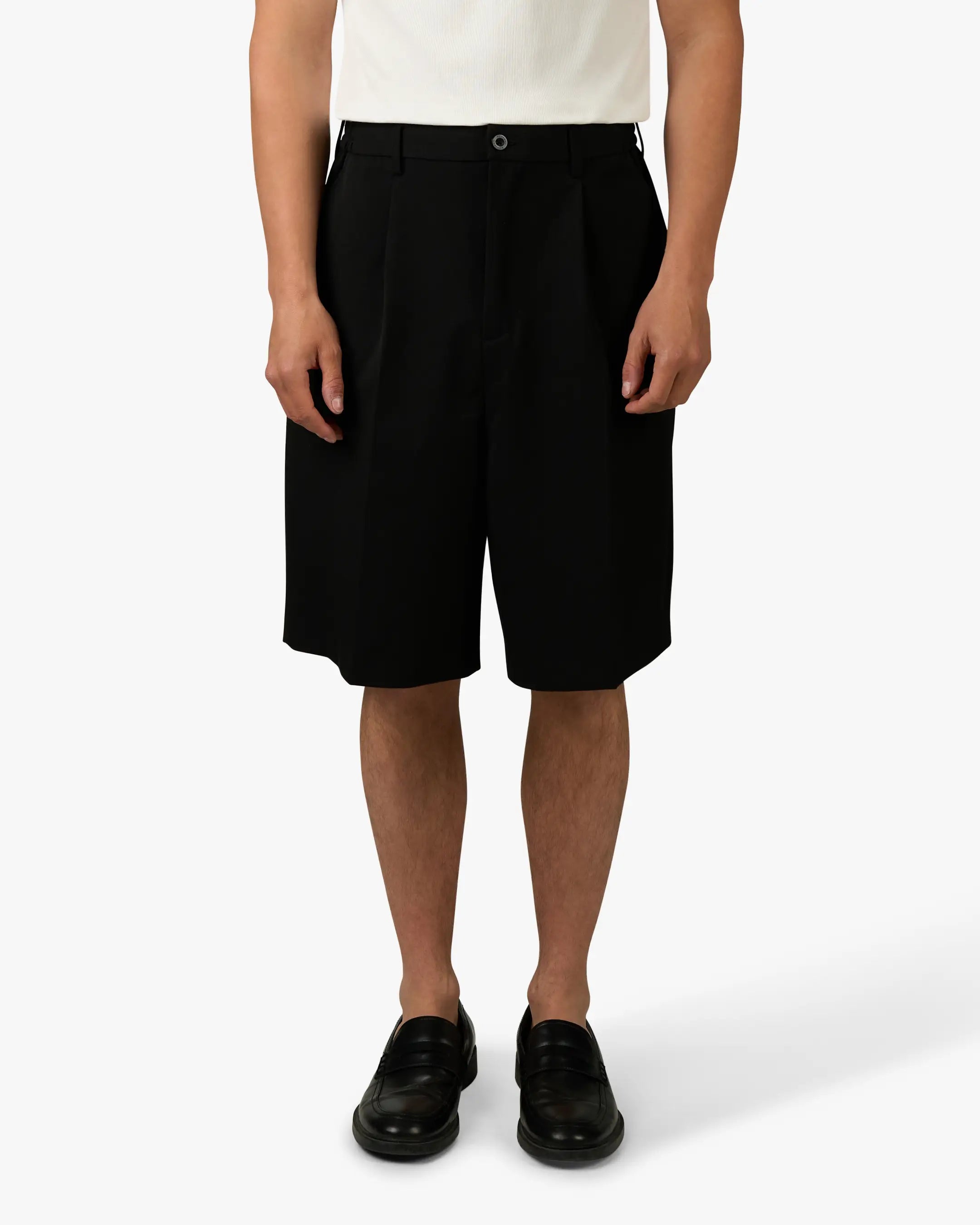 Orin Pleated Short | Black