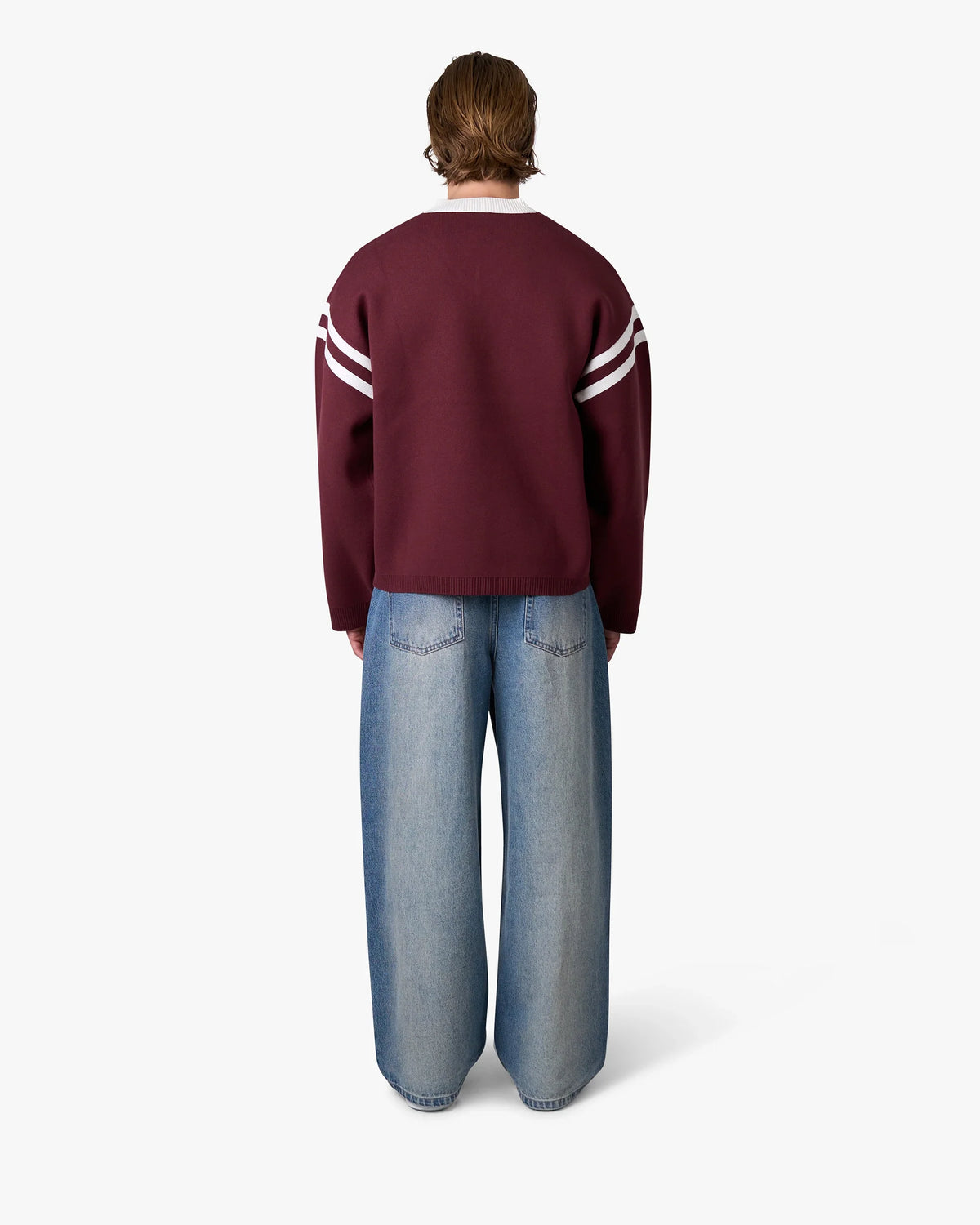 Badge V-Neck Knit | Burgundy